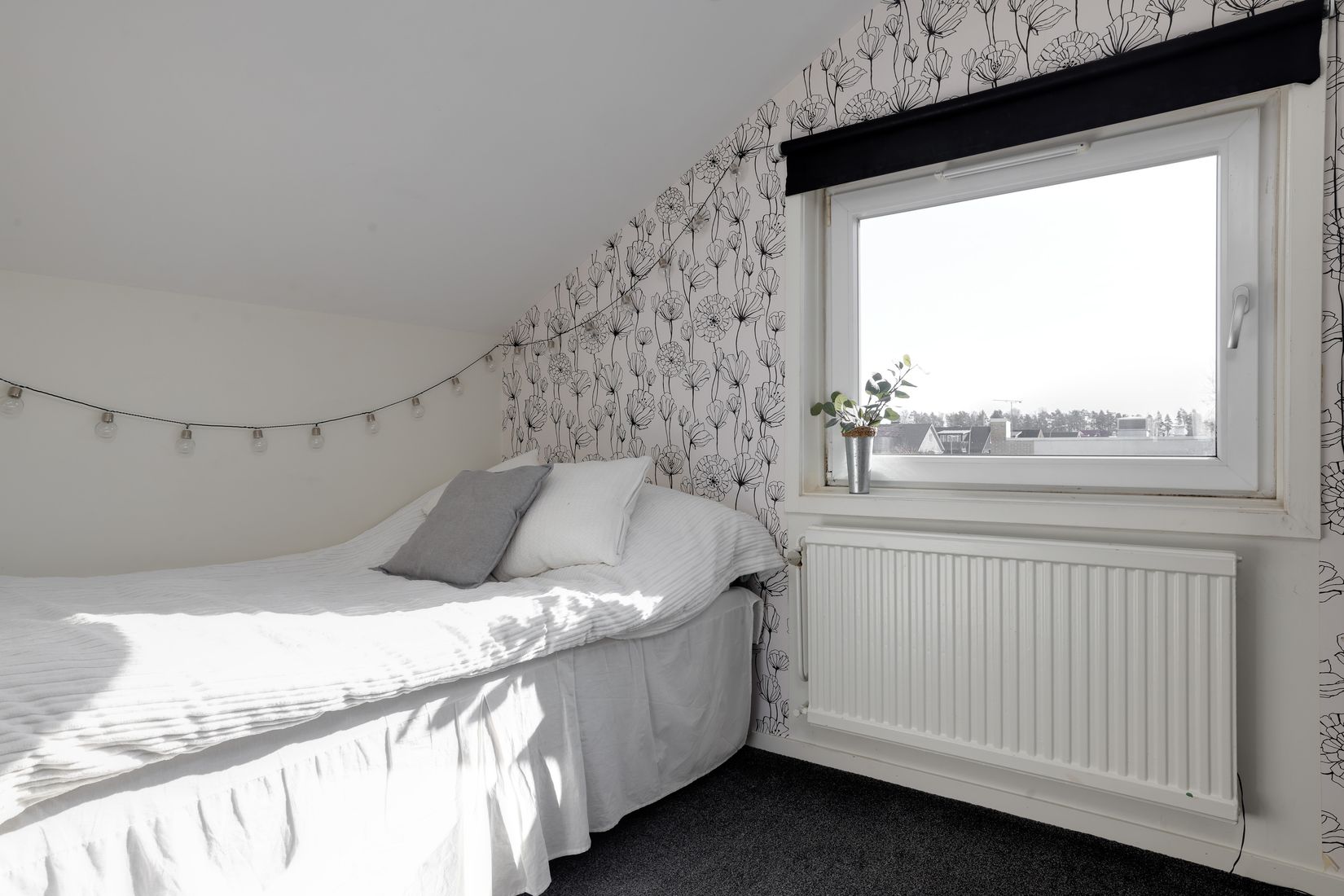 Villa, Vinbärsgatan 12, Nya Hjärsta, Örebro