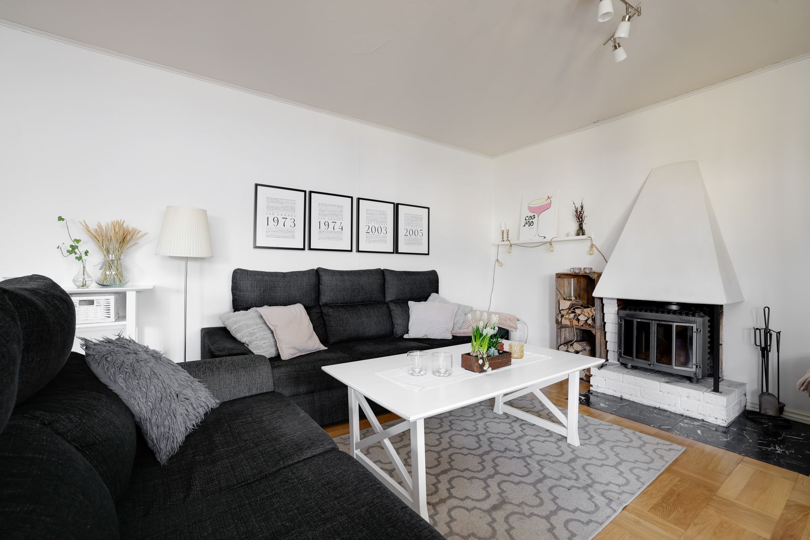 Villa, Vinbärsgatan 12, Nya Hjärsta, Örebro