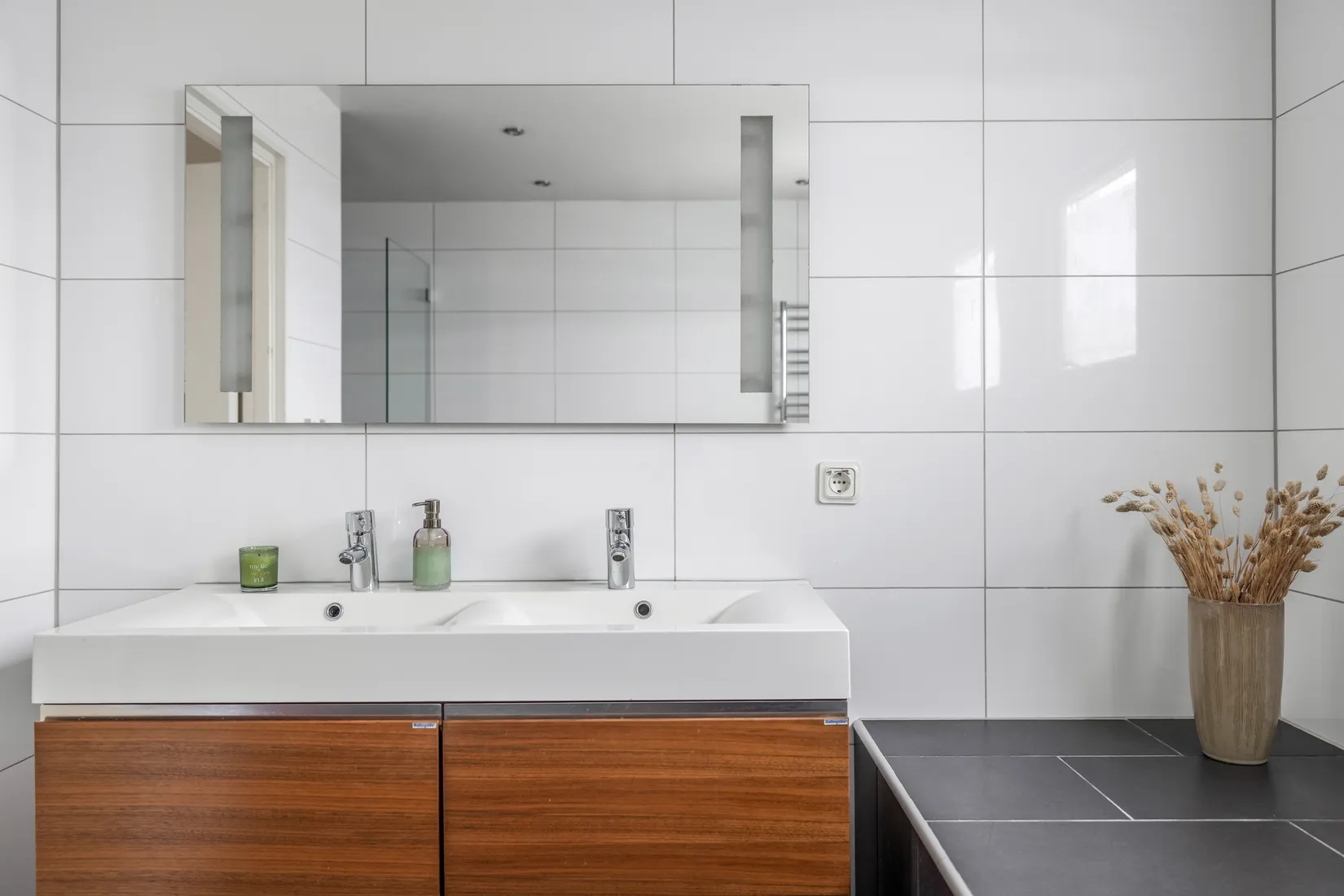 Villa, Radhus, Såningsvägen 100, Viksjö, Järfälla