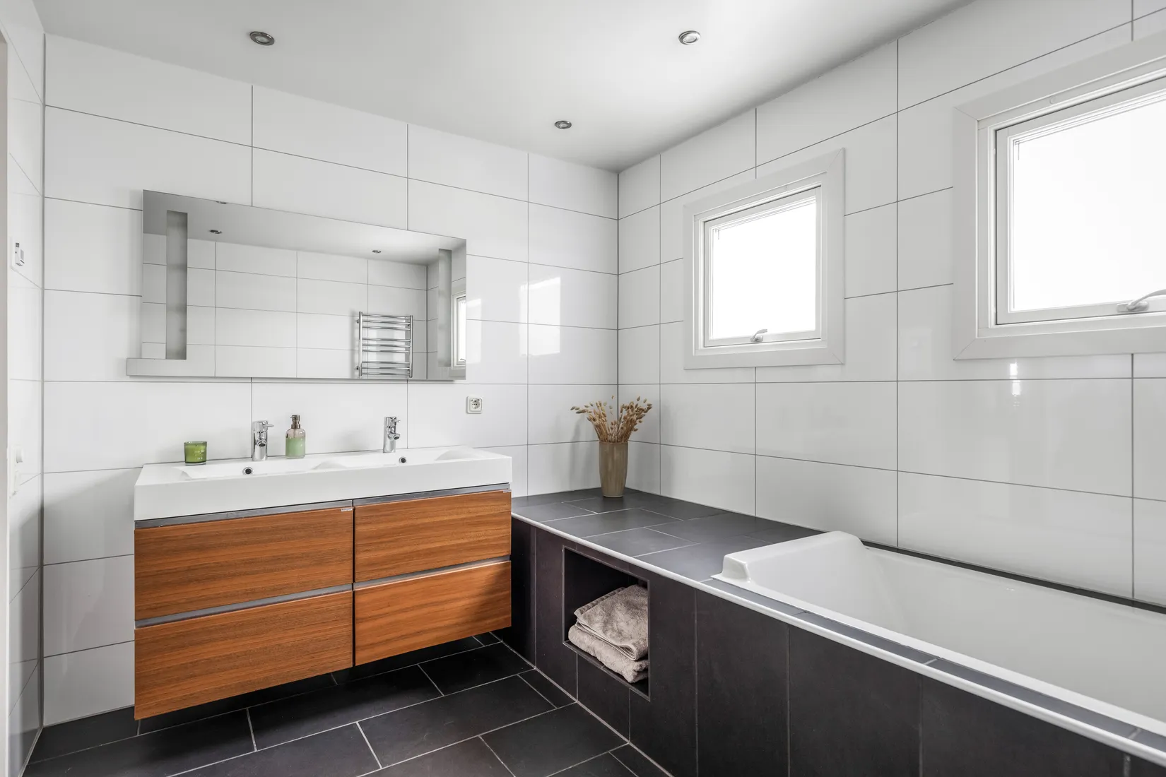 Villa, Radhus, Såningsvägen 100, Viksjö, Järfälla