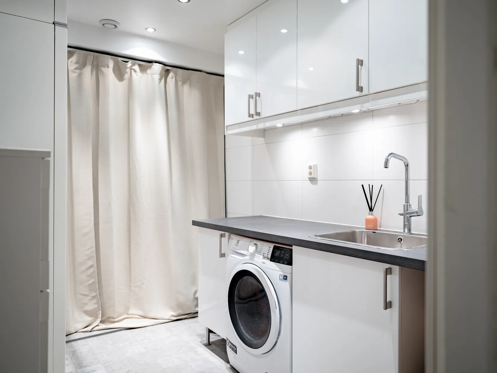 Villa, Radhus, Rosenhillsvägen 7, Bollstanäs, Upplands Väsby