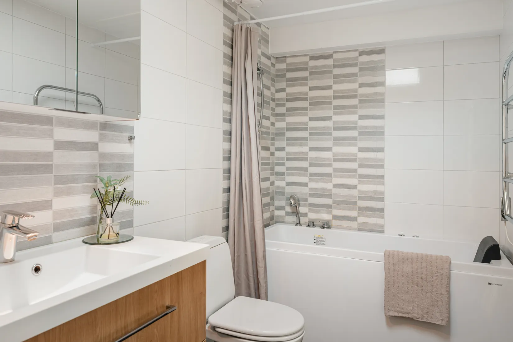 Villa, Radhus, Bergvägen 65, Rickeby, Vallentuna