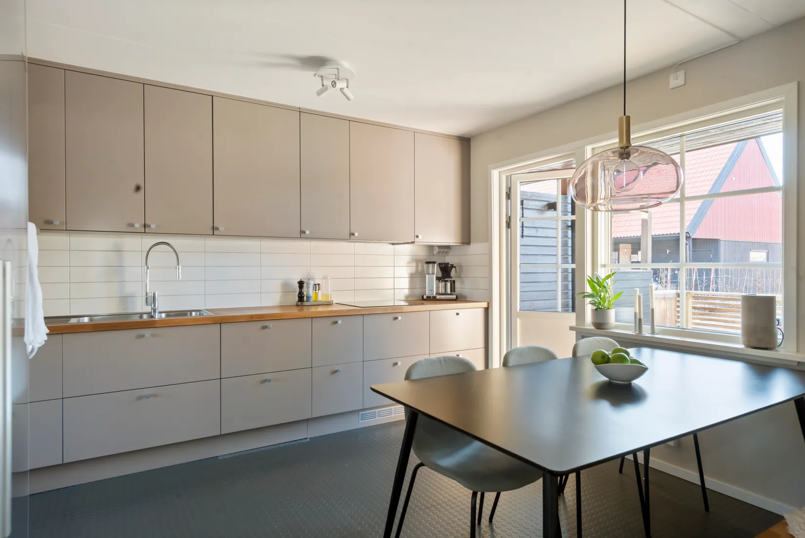 Radhus, Meijerfeldts väg 33, Näsbypark, Täby