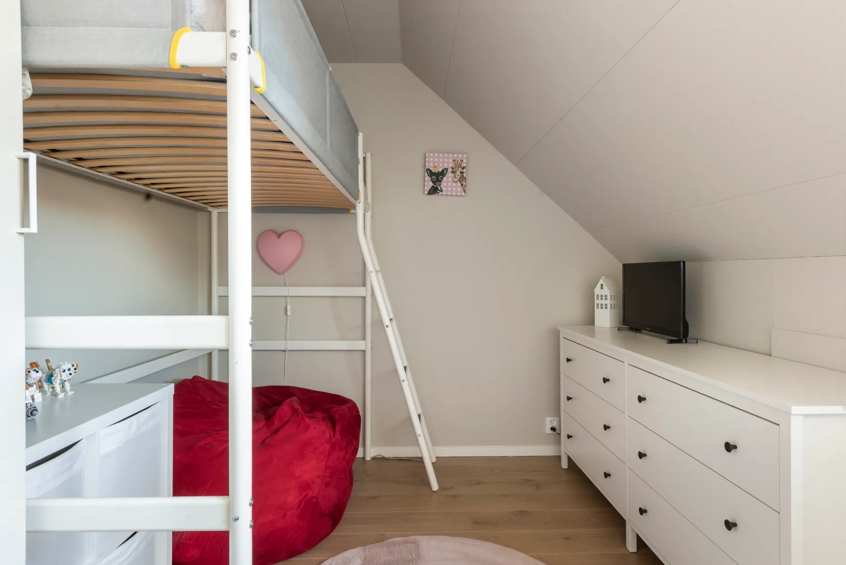 Radhus, Meijerfeldts väg 33, Näsbypark, Täby