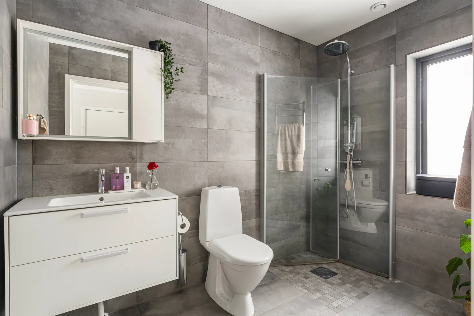 Bostadsrätt, Radhus, LÖTVÄGEN 37A, Svinninge, Österåker