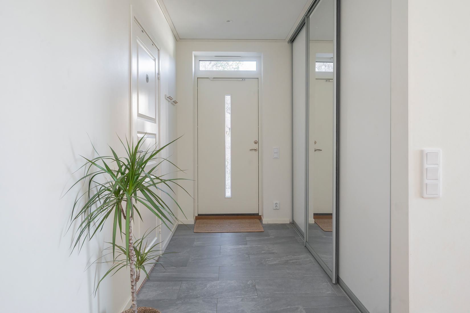 Radhus, Vårbäcksvägen 6H, Tullinge Strand, Botkyrka