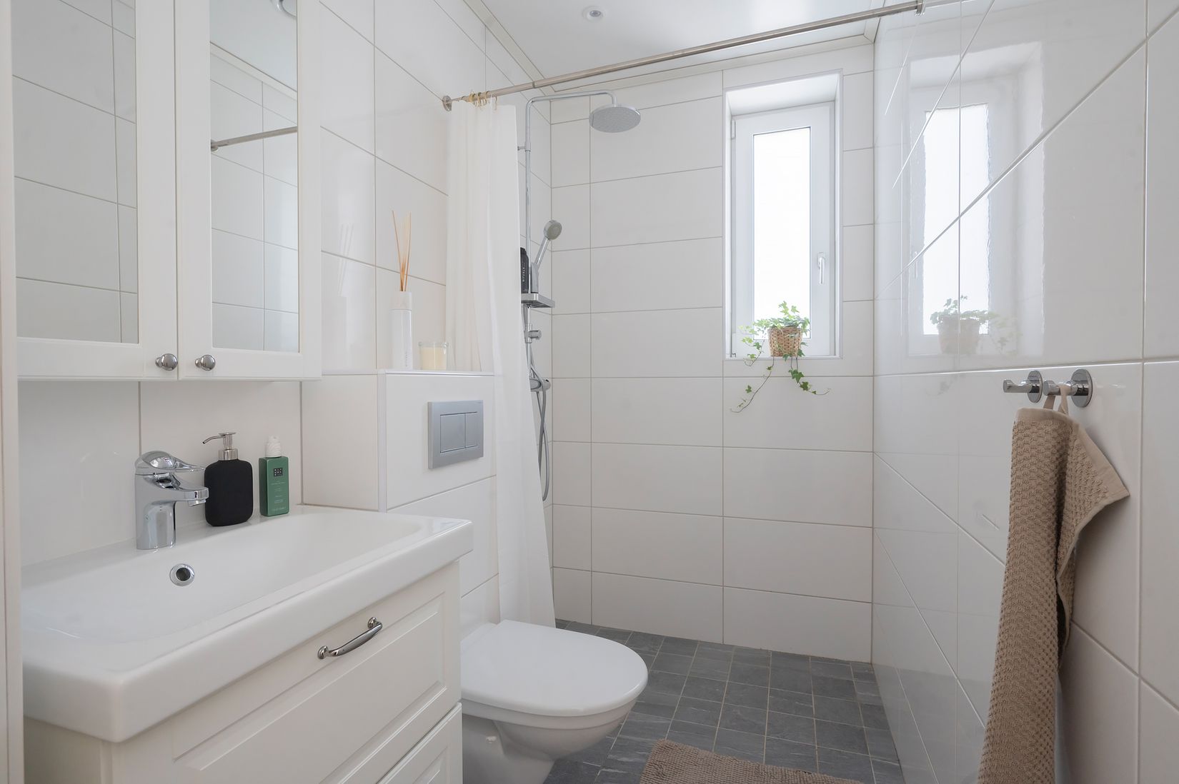 Radhus, Vårbäcksvägen 6H, Tullinge Strand, Botkyrka