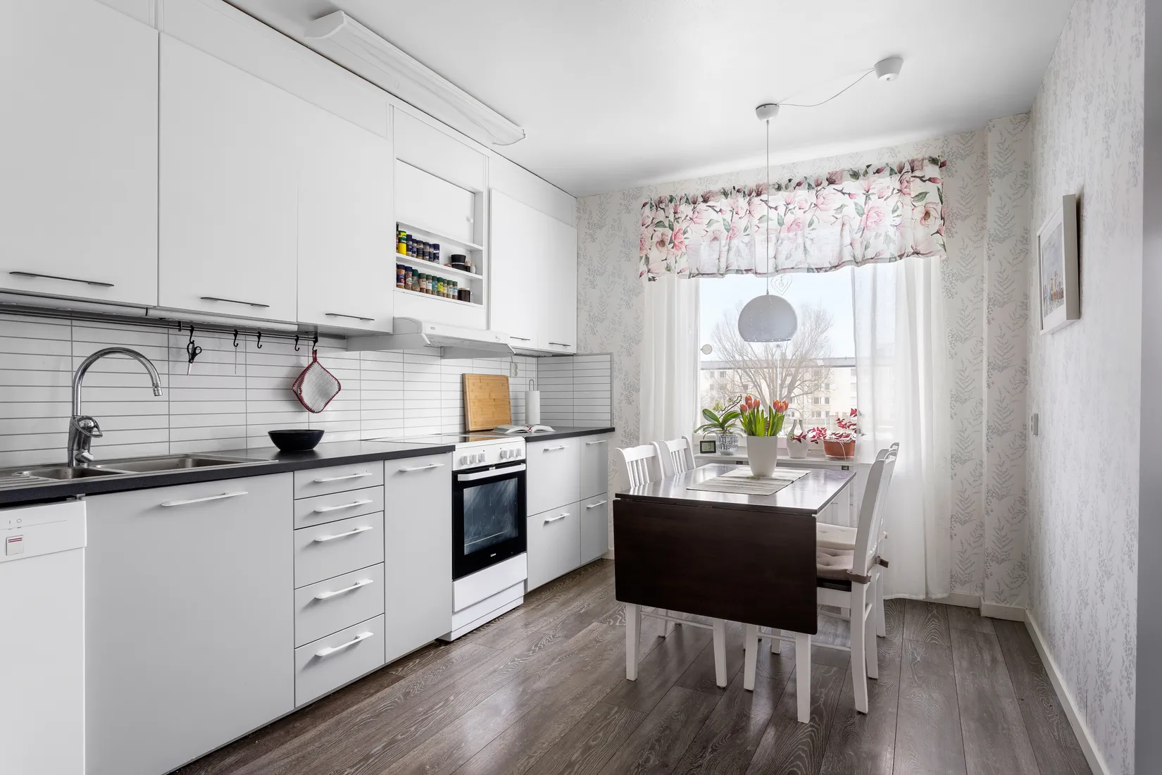 Bostadsrätt, Månadsvägen 63, Jakobsberg, Järfälla