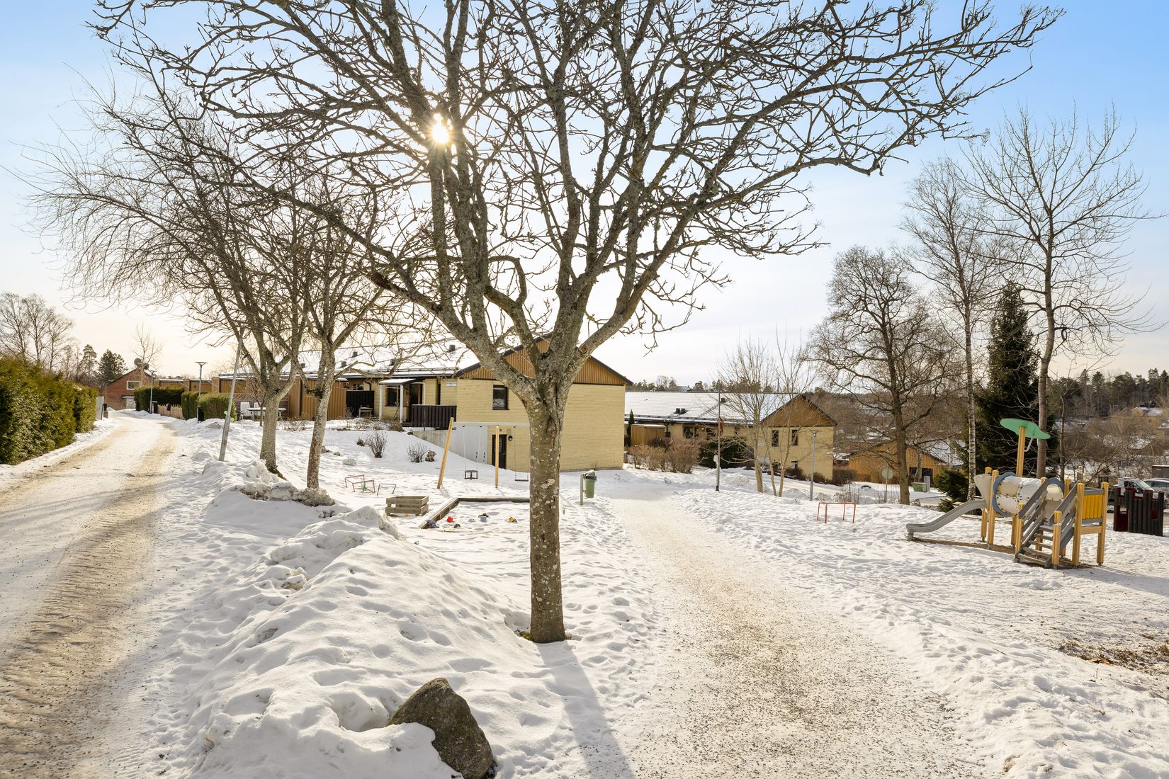 Bostadsrätt, Radhus, Lilla Hundens Gränd 24, Skälby, Järfälla