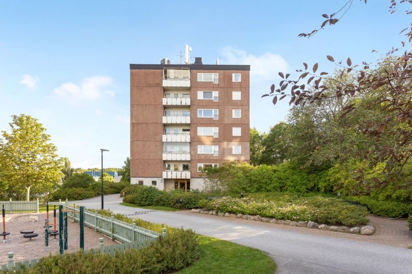 Bostadsrätt, Axvägen 8, 2 tr., Viksjö, Järfälla