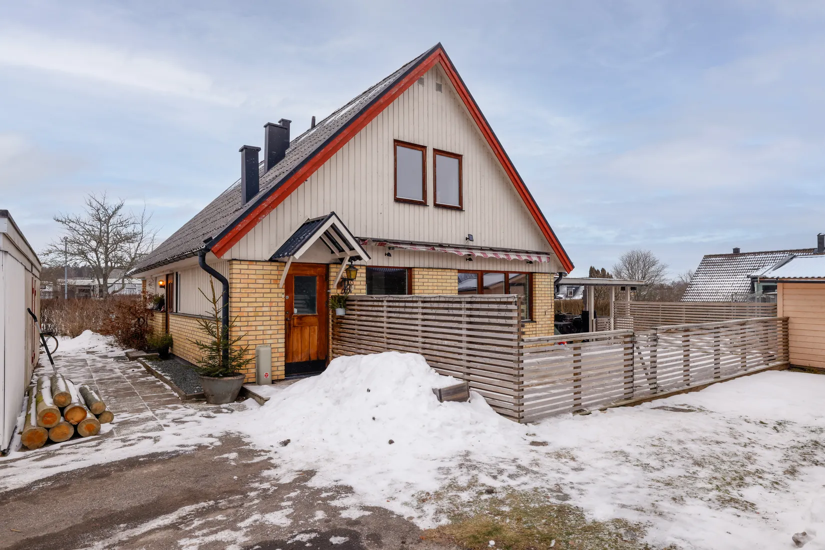 Villa, Skogsbacken 41, Kumla