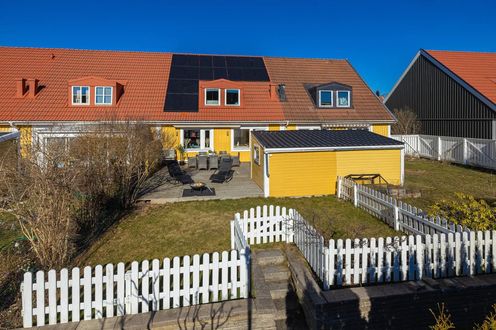 Villa, Radhus, Vattenmåravägen 69, Sjukyrkoberget, Upplands Väsby