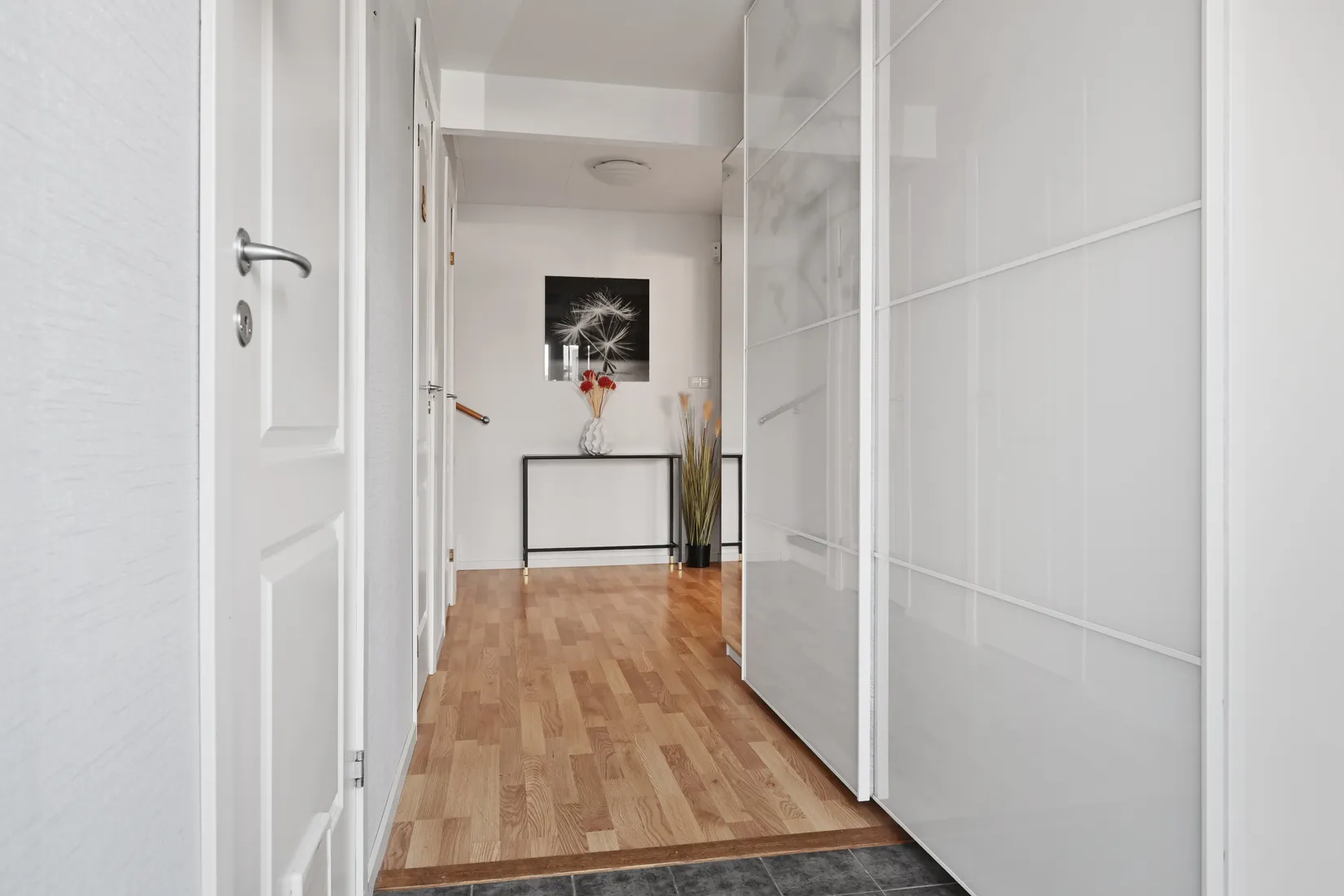 Villa, Radhus, Vattenmåravägen 69, Sjukyrkoberget, Upplands Väsby