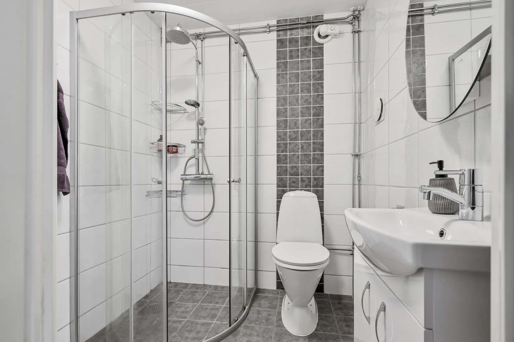 Villa, Radhus, Vattenmåravägen 69, Sjukyrkoberget, Upplands Väsby