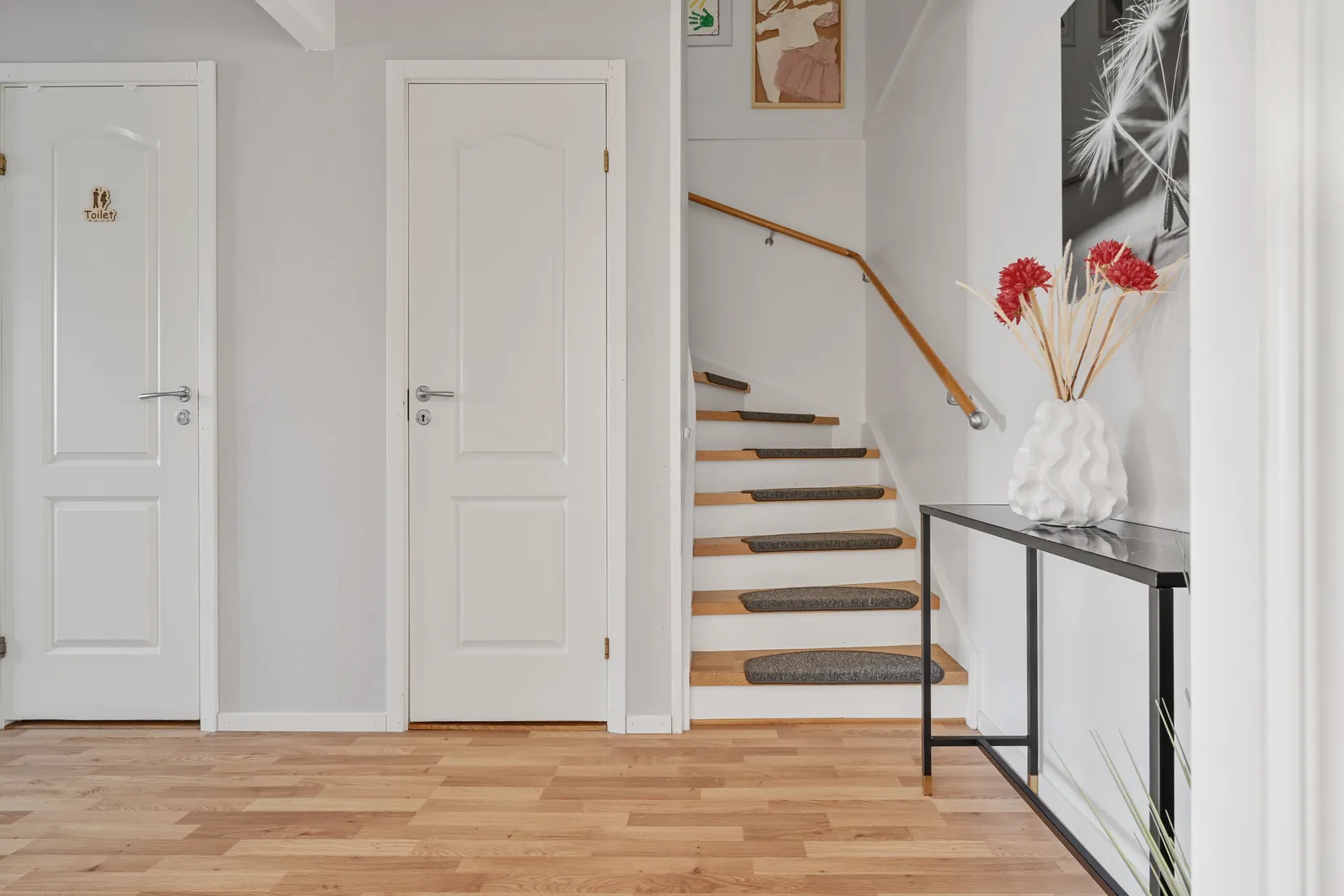 Villa, Radhus, Vattenmåravägen 69, Sjukyrkoberget, Upplands Väsby