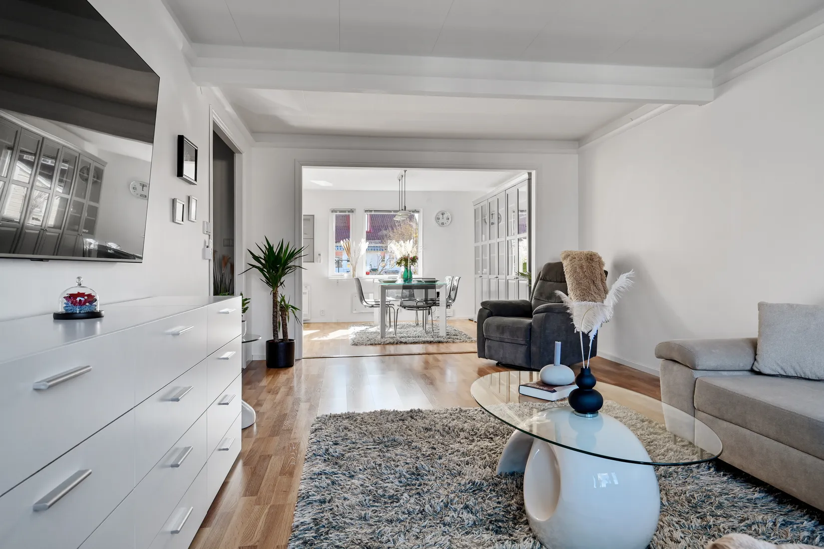 Villa, Radhus, Vattenmåravägen 69, Sjukyrkoberget, Upplands Väsby