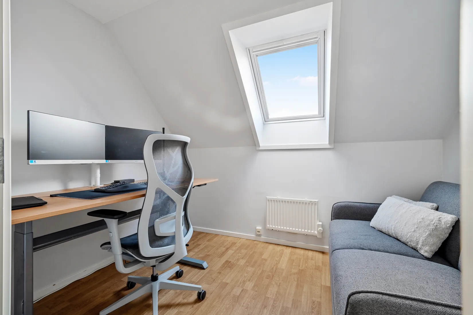 Villa, Radhus, Vattenmåravägen 69, Sjukyrkoberget, Upplands Väsby