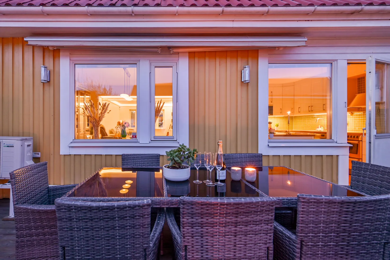 Villa, Radhus, Vattenmåravägen 69, Sjukyrkoberget, Upplands Väsby