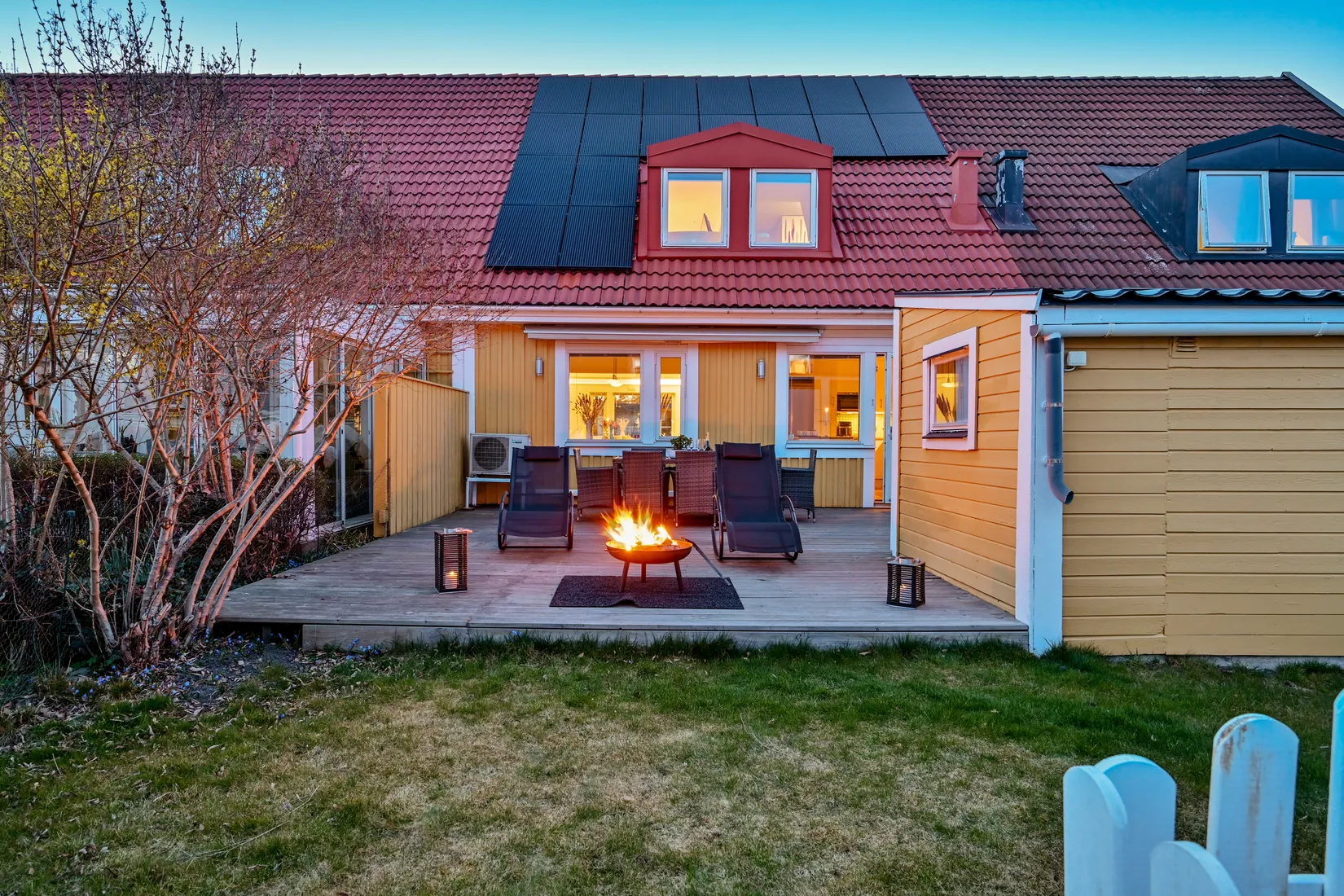 Villa, Radhus, Vattenmåravägen 69, Sjukyrkoberget, Upplands Väsby