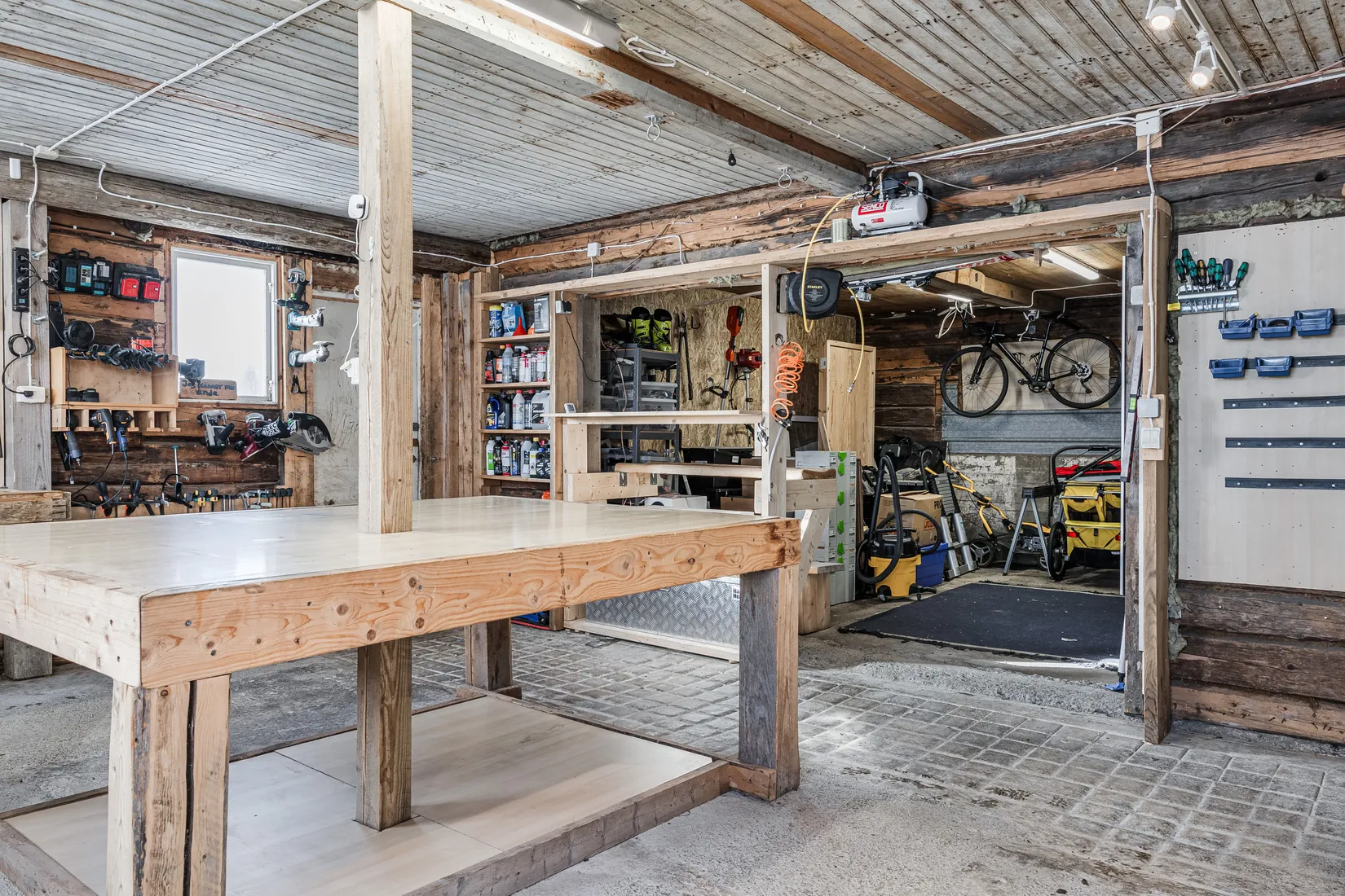 Villa, Hällne 237, Oviken, Berg