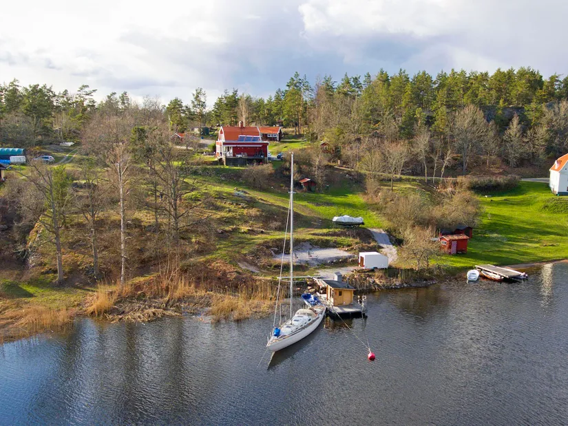 Villa, Gård/Skog, Grop Kullborg 2, Västervik