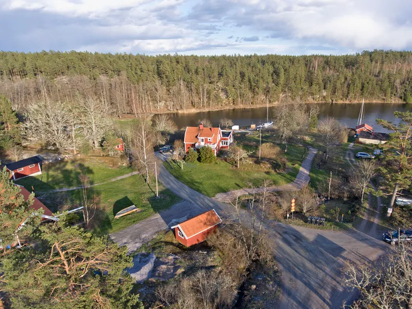 Villa, Gård/Skog, Grop Kullborg 2, Västervik