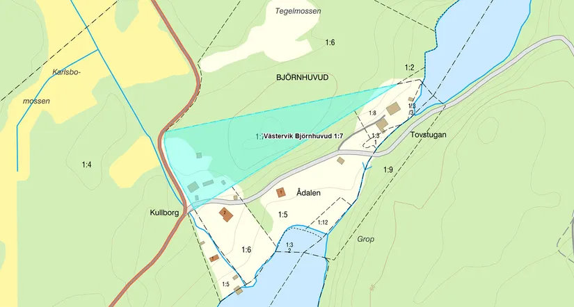 Villa, Gård/Skog, Grop Kullborg 2, Västervik