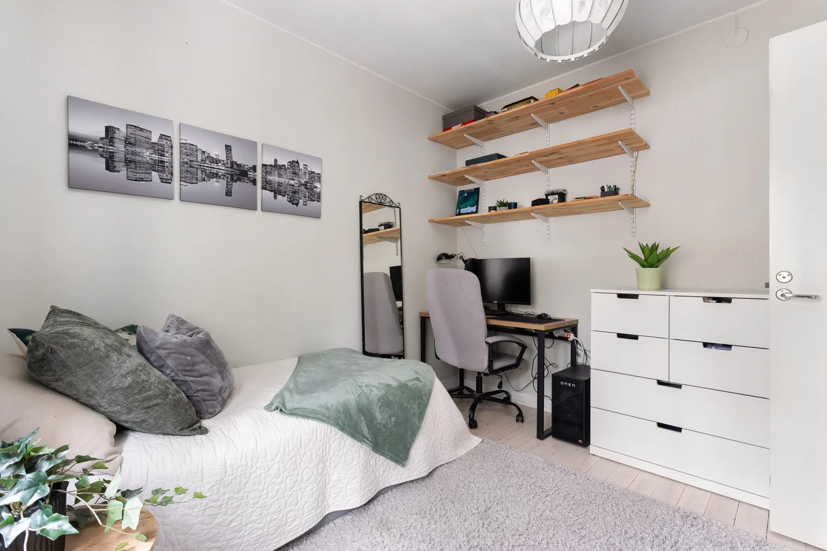 Bostadsrätt, Runda Vägen 19, vån 2/3, Alvik, Stockholm