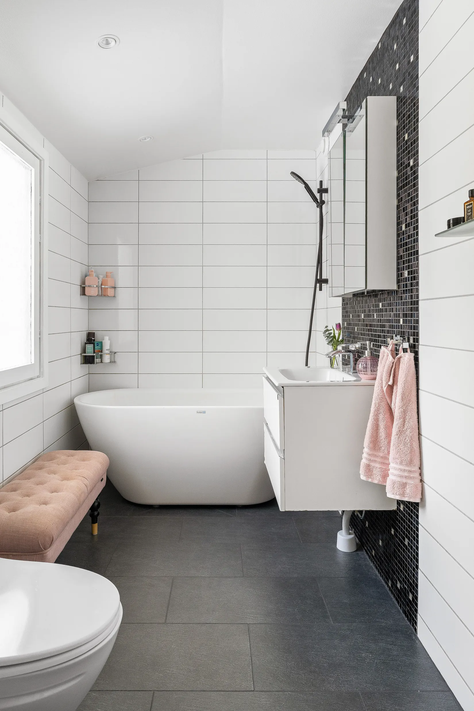 Villa, Radhus, Lingonvägen 21, Östra Ormsta, Vallentuna