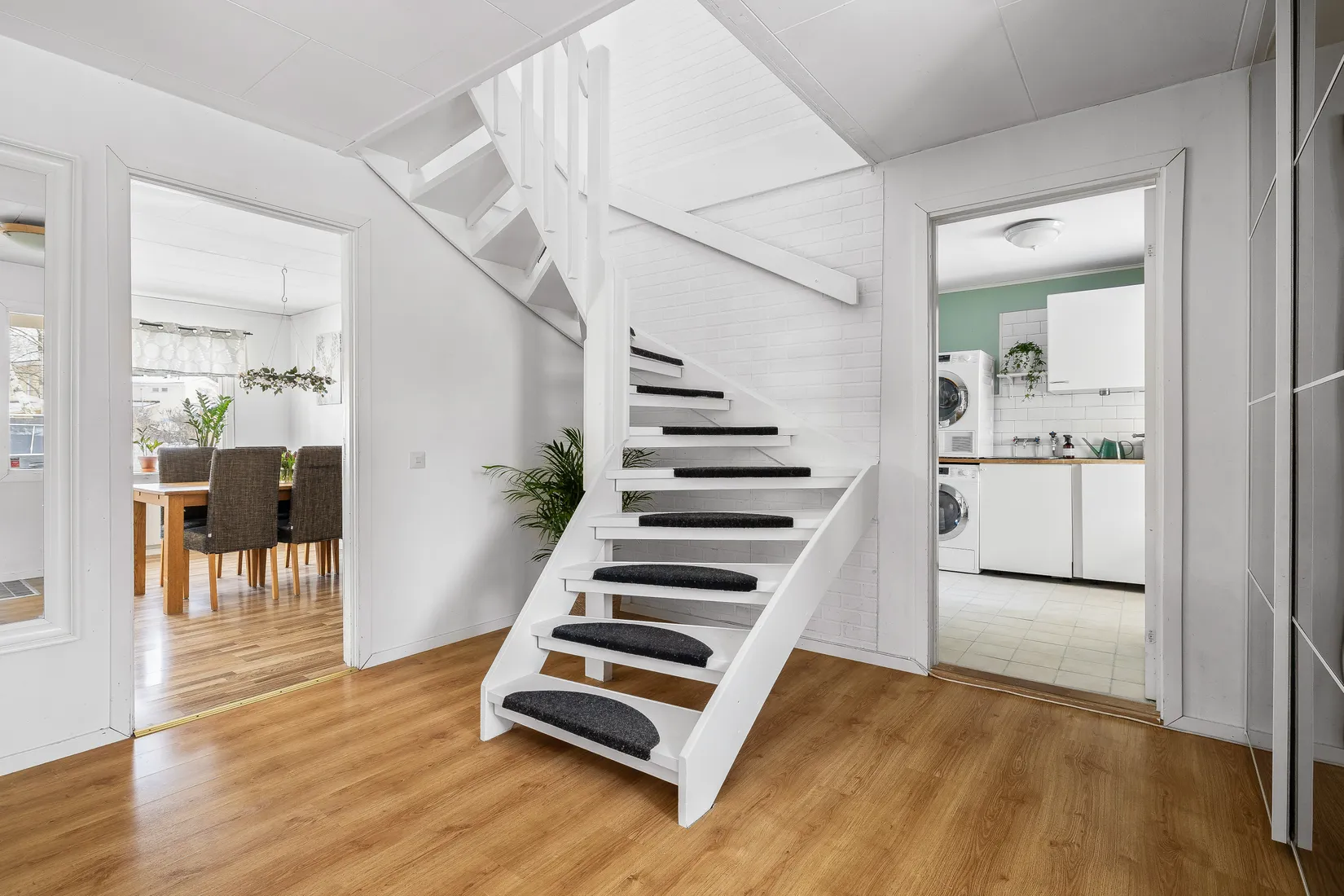 Villa, Radhus, Lingonvägen 21, Östra Ormsta, Vallentuna