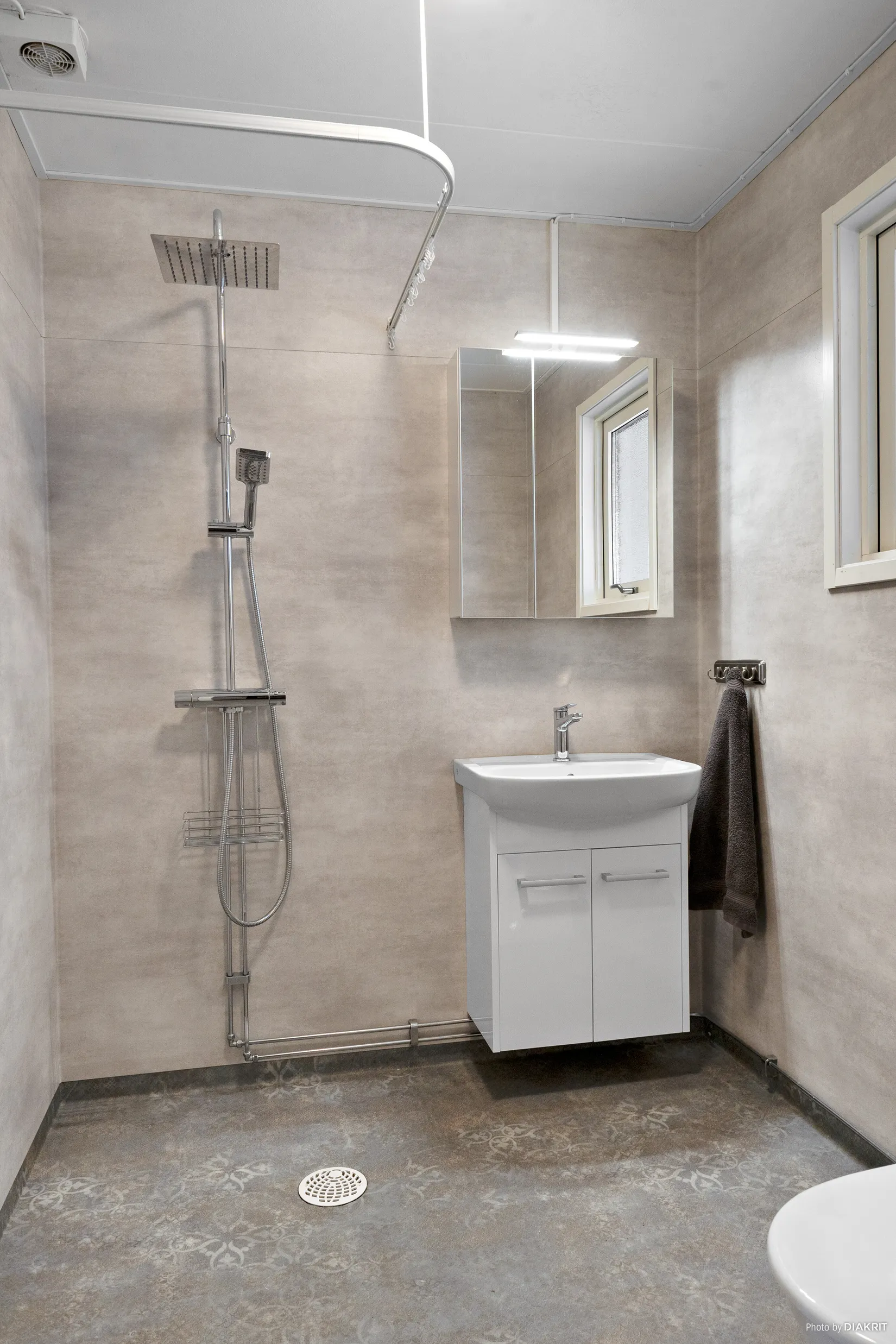 Bostadsrätt, Radhus, Västra blomstergatan 22C, Centralt, Klippan