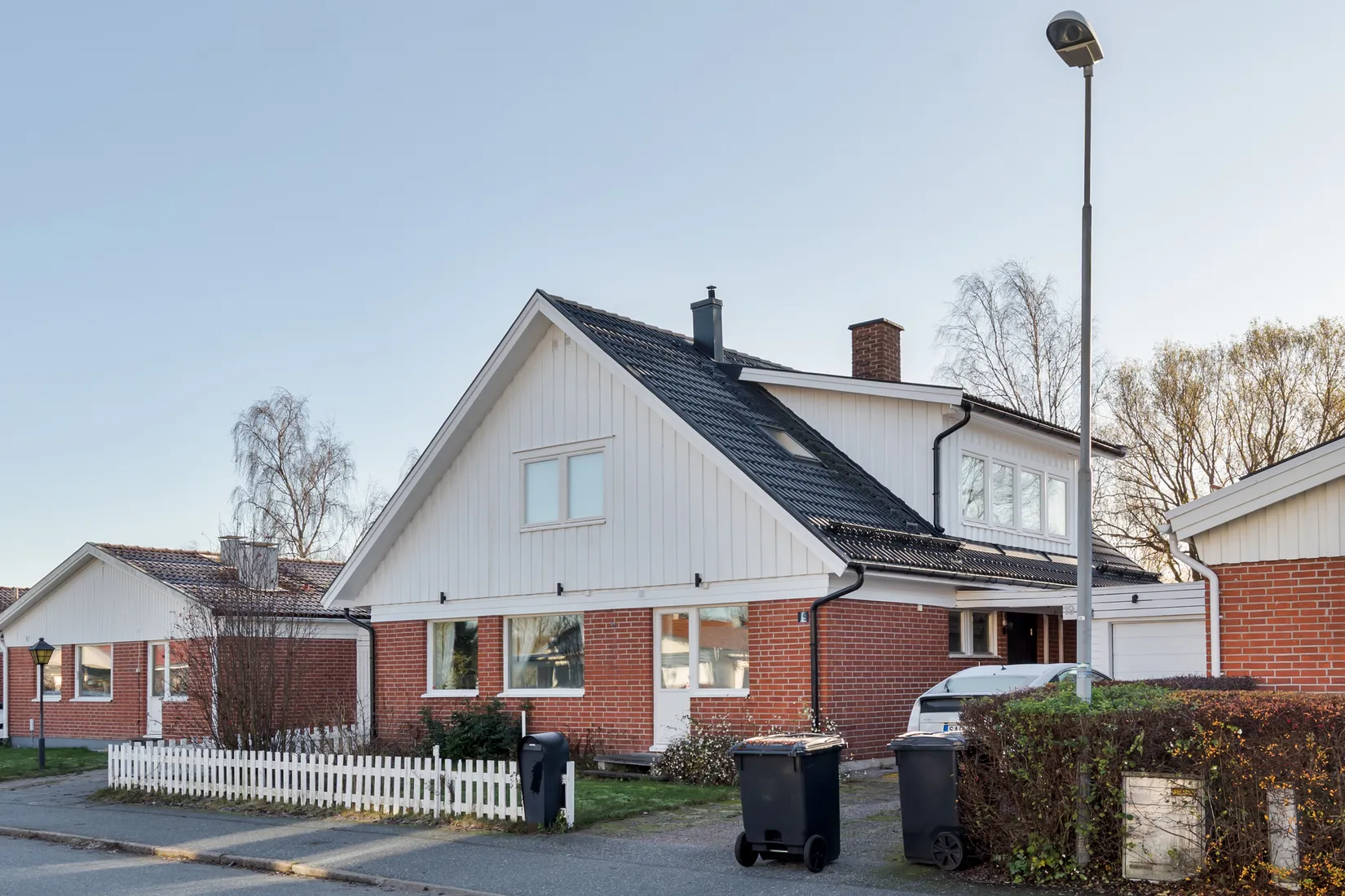 Radhus, Solrosvägen 19, Märsta Centralt, Sigtuna