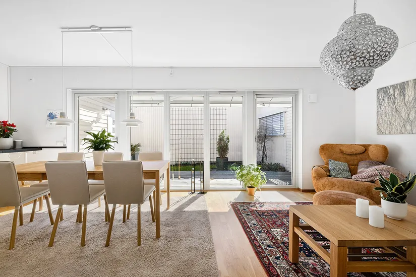 Radhus, Löjtnantsvägen 21, Barkarbystaden, Järfälla