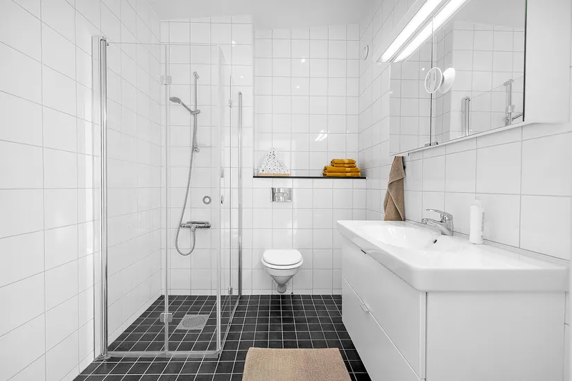 Radhus, Löjtnantsvägen 21, Barkarbystaden, Järfälla