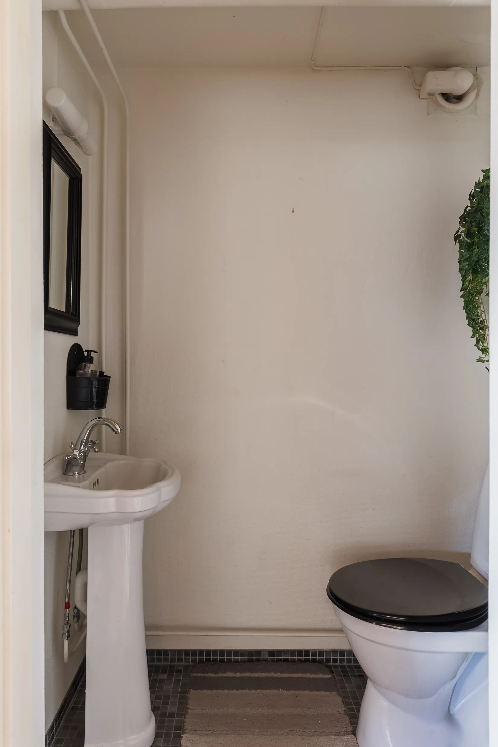 Villa, Film kyrkby 115, Östhammar