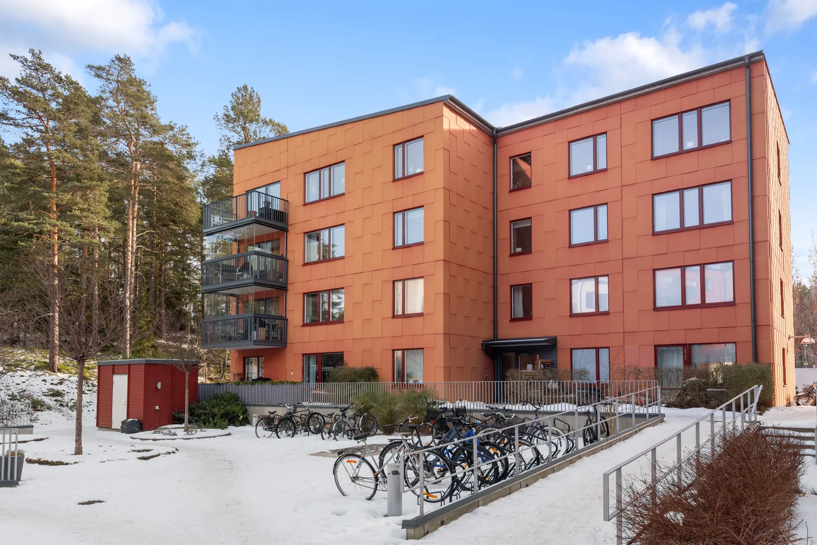 Bostadsrätt, Källtorpsvägen 3, högst upp i huset!, Näsbypark, Täby