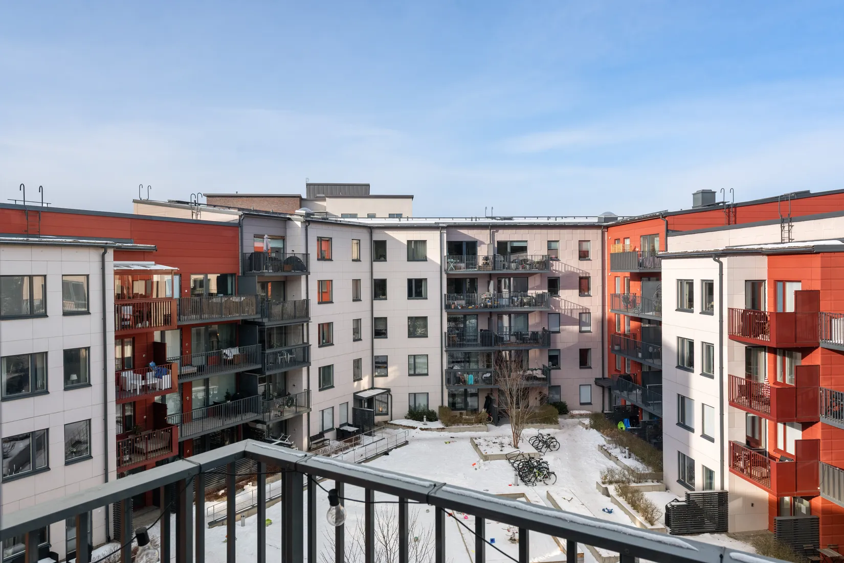 Bostadsrätt, Källtorpsvägen 3, högst upp i huset!, Näsbypark, Täby