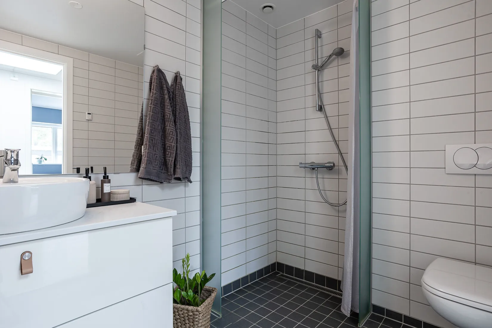 Bostadsrätt, Radhus, Åkerhielms väg 21, Valsjöskogen Margretelund, Österåker