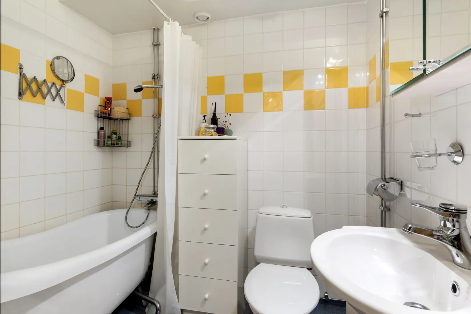 Villa, Radhus, Kopparvägen 82, Skarpäng, Täby