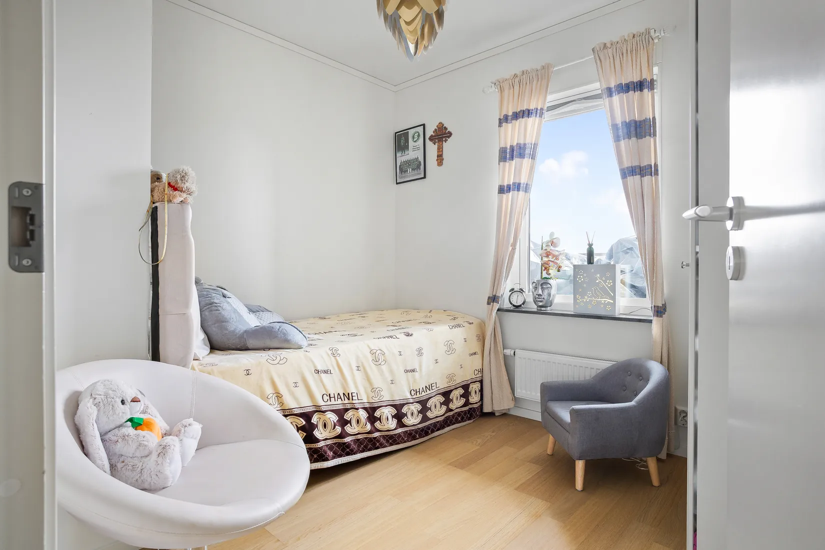 Radhus, Gärdesvägen 1 D, Väppeby äng, Håbo