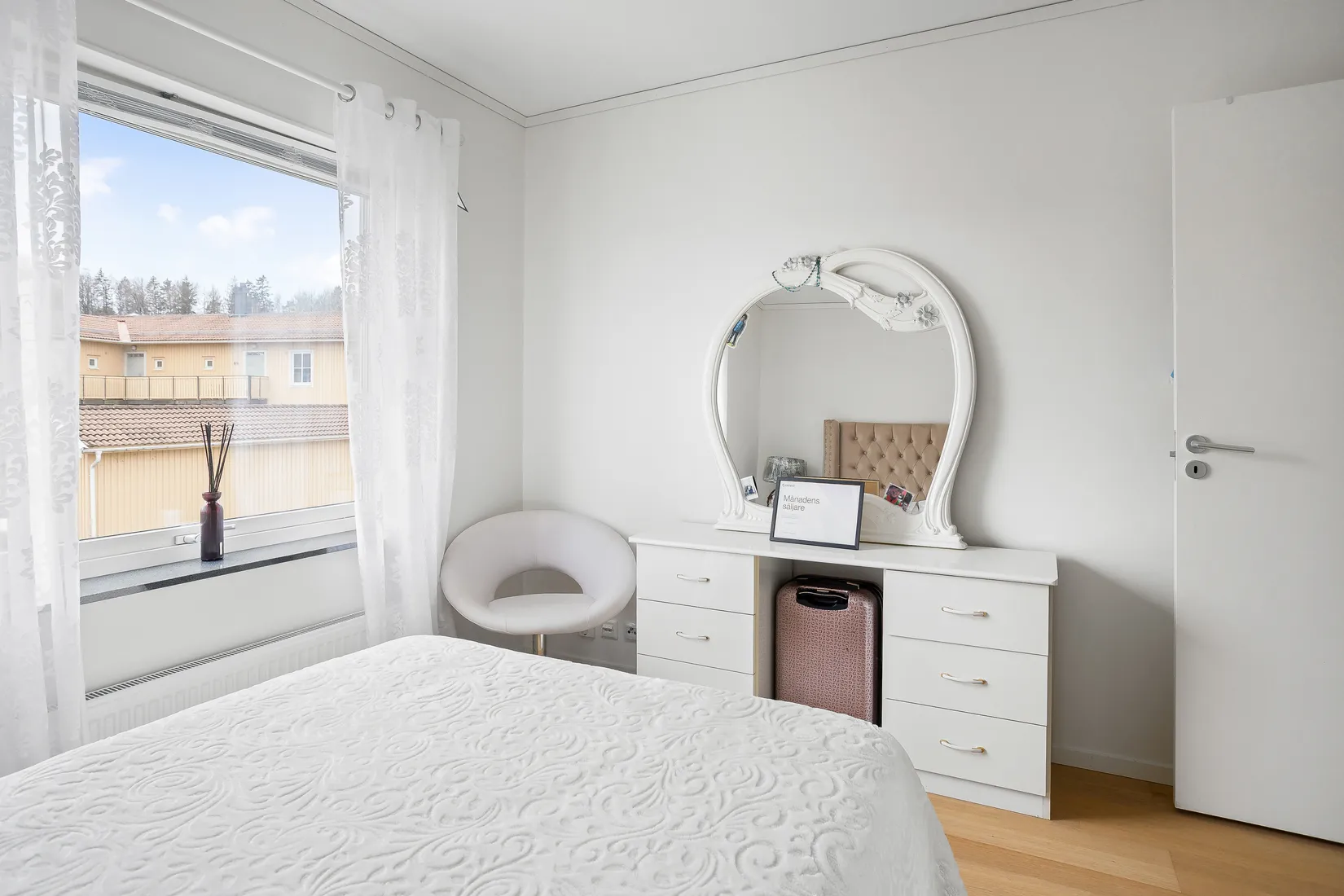 Radhus, Gärdesvägen 1 D, Väppeby äng, Håbo