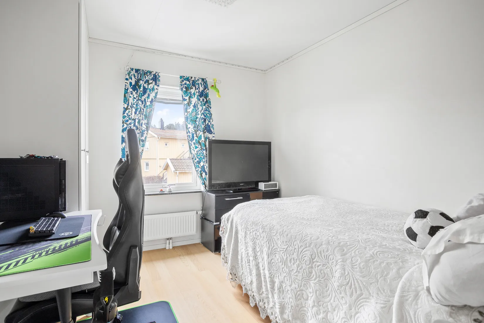 Radhus, Gärdesvägen 1 D, Väppeby äng, Håbo