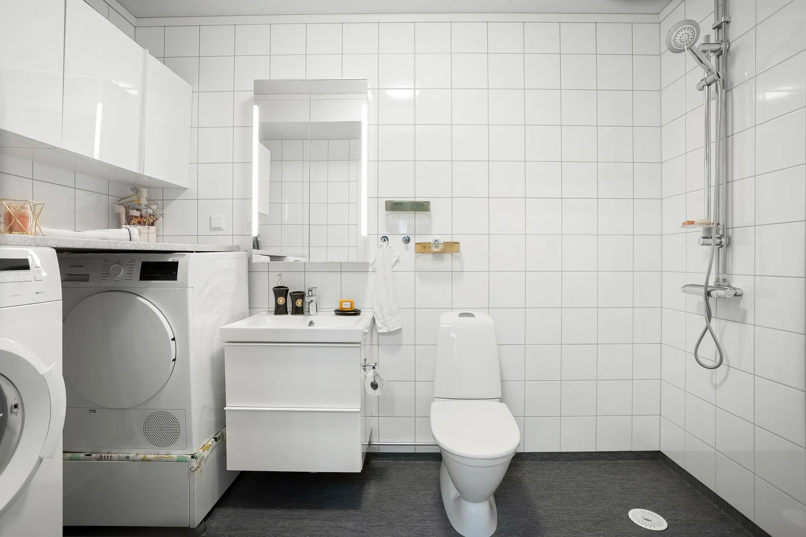 Radhus, Gärdesvägen 1 D, Väppeby äng, Håbo