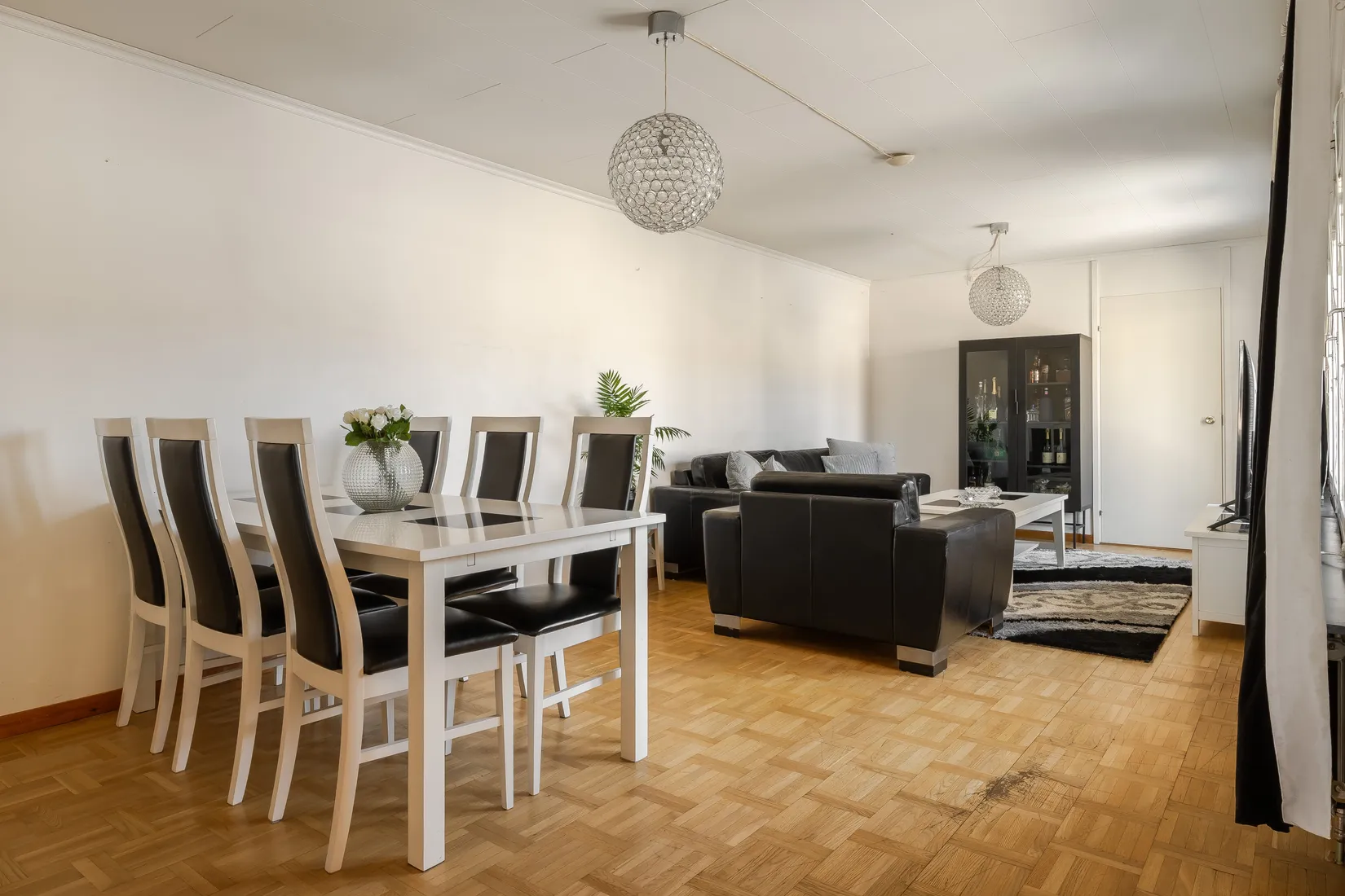 Villa, Radhus, Glimmervägen 15, Lundby, Örebro