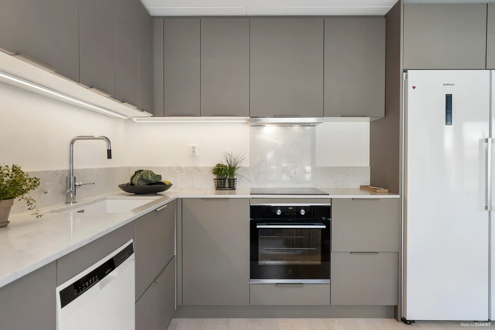 Radhus, Furuvägen 27, Gribbylund, Täby