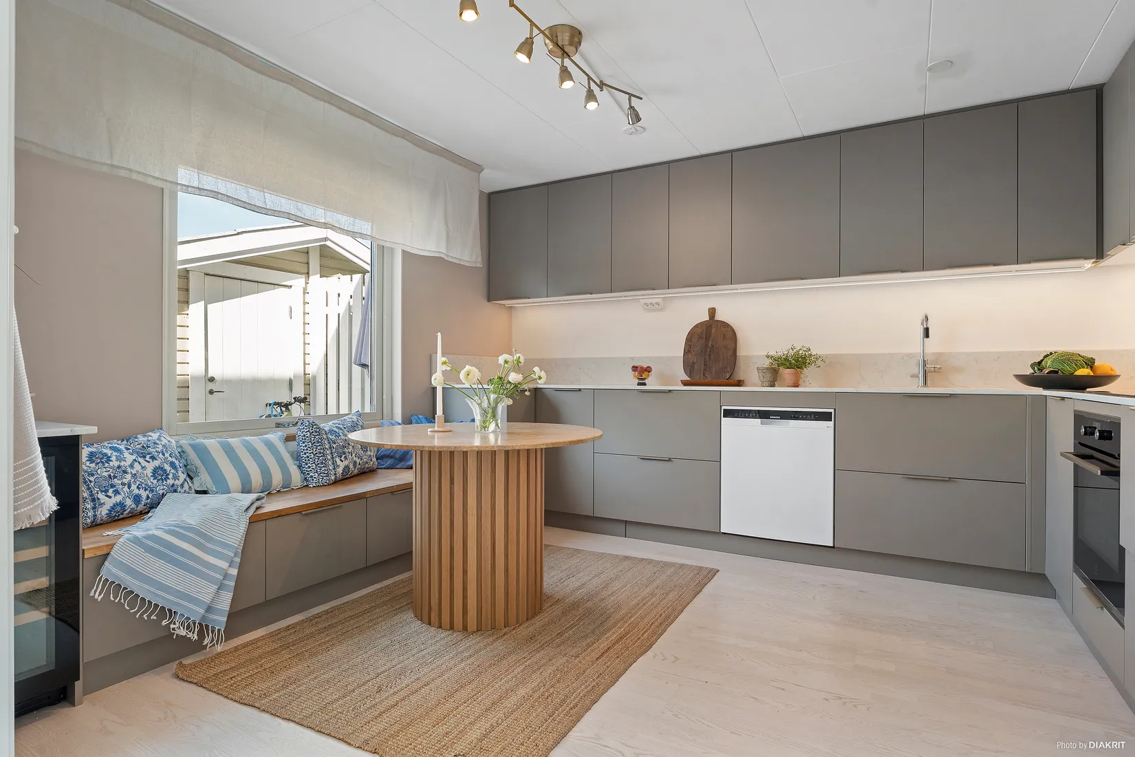 Radhus, Furuvägen 27, Gribbylund, Täby