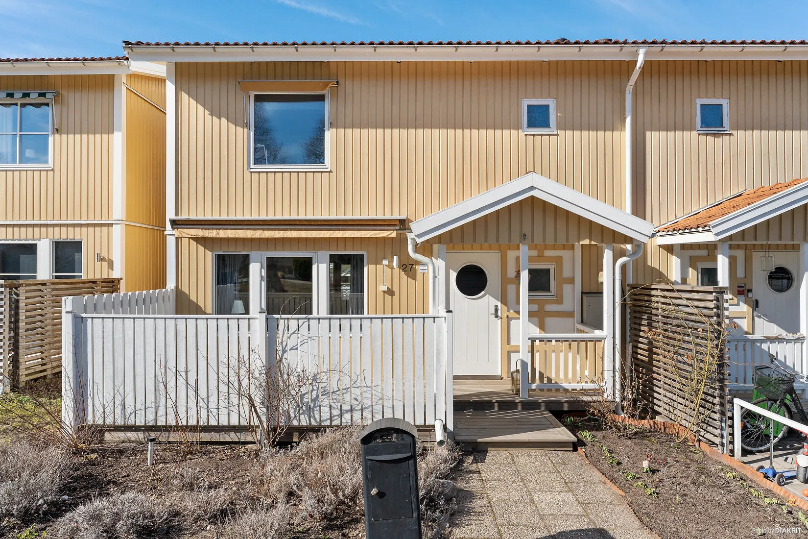 Radhus, Furuvägen 27, Gribbylund, Täby