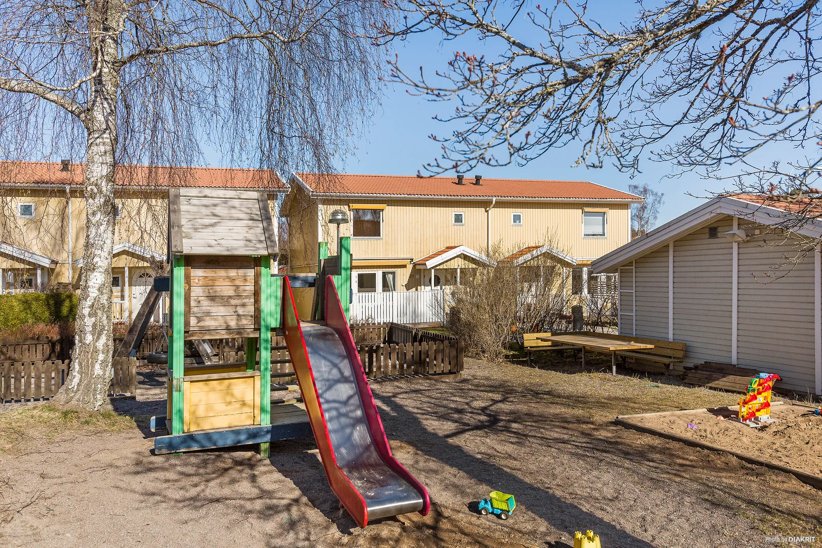 Radhus, Furuvägen 27, Gribbylund, Täby