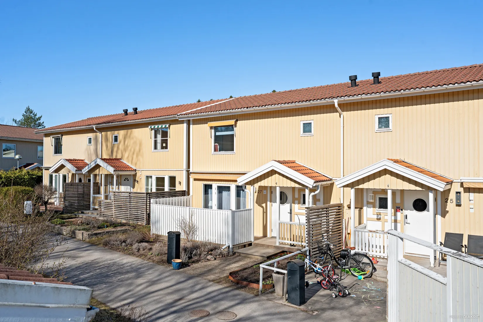 Radhus, Furuvägen 27, Gribbylund, Täby