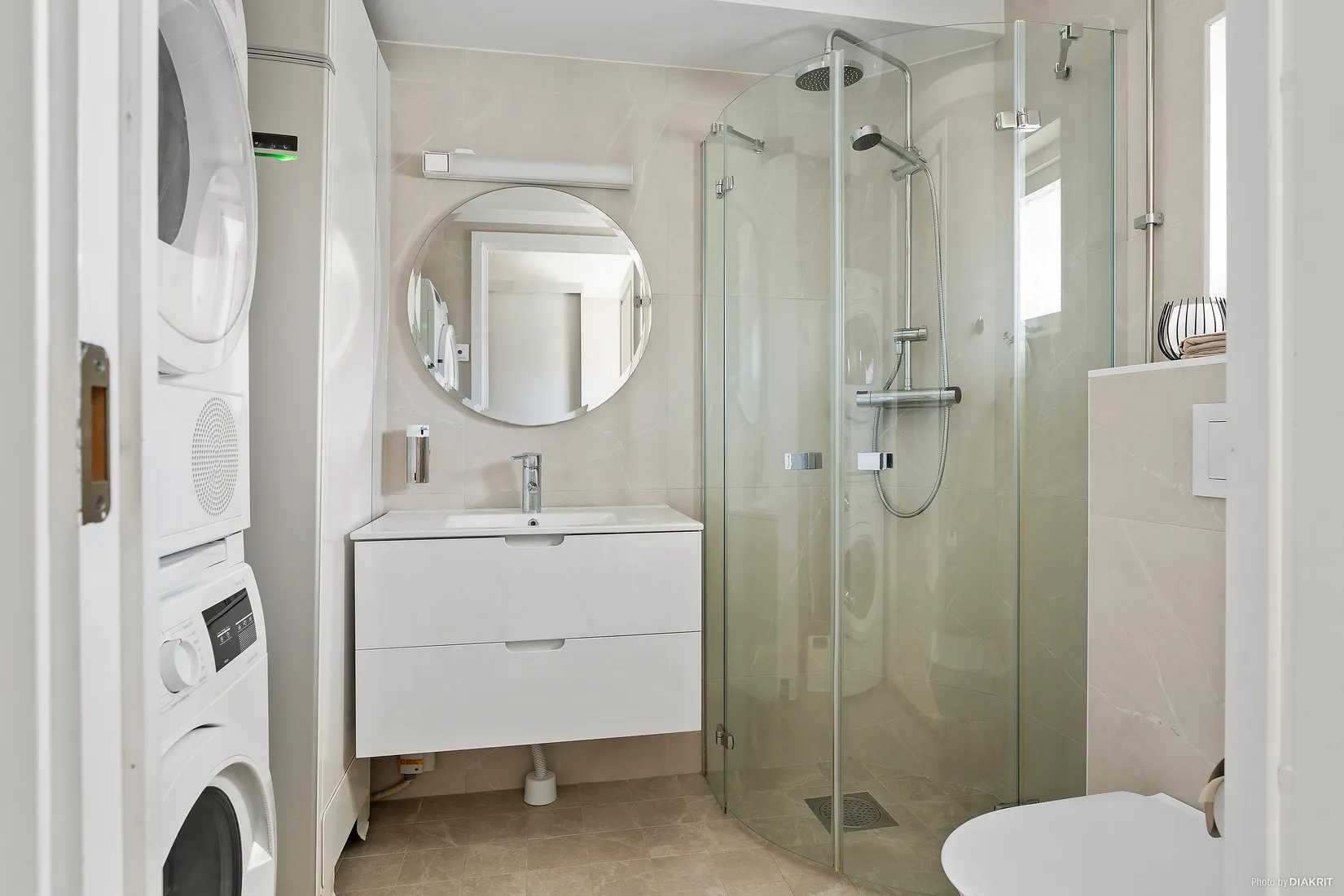 Radhus, Furuvägen 27, Gribbylund, Täby